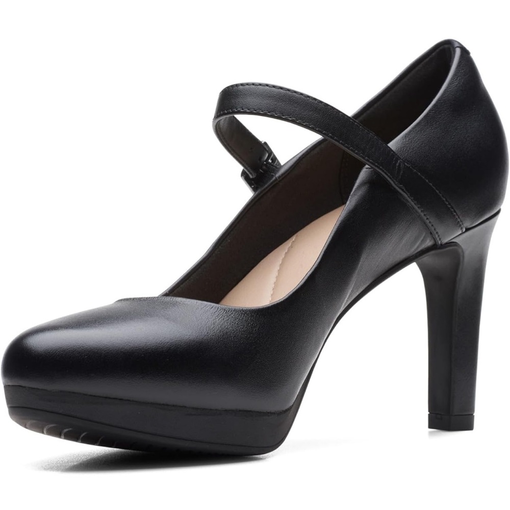 Clarks Women's Ambyr Shine Pump